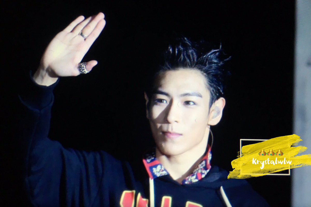 wonglaiwing's tweet photo. 160121 0to10 in hk 
🔝
#bigbang #빅뱅 #TOP #탑 https://t.co/fRYjDNqodm