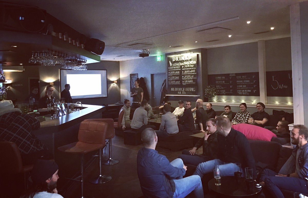 Kausi käyntiin häh! Perinteisesti ensin <a href="/Bar4Turku/">Bar4 Turku</a>'n ja täältä Turun Citybussilla <a href="/TUTOHockey/">TUTO Hockey</a>'n matsiin.   #Nelonen #Kutonen #TURKU