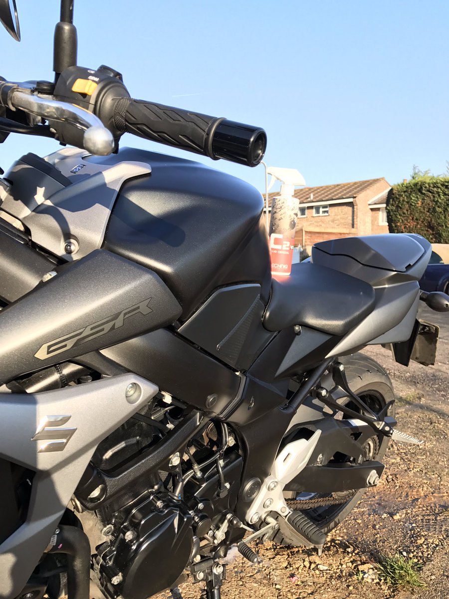 Benbigair's tweet photo. C2 ready #gsr750 https://t.co/zVju3Kix5X