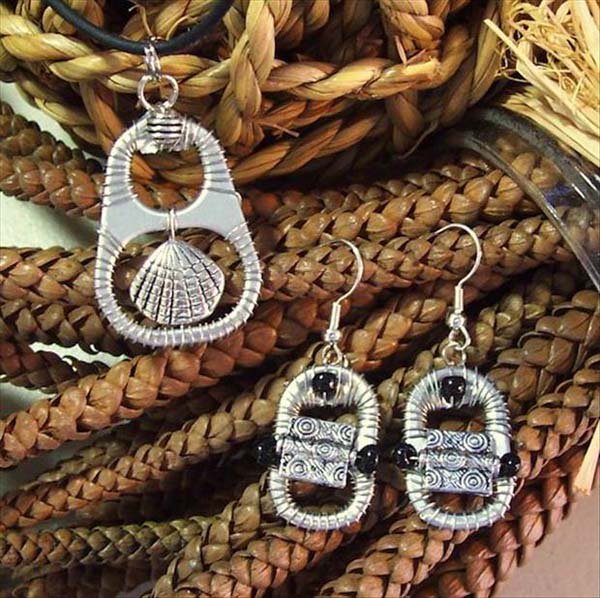 RodCorey's tweet photo. Pop tab jewelry looks fun! https://t.co/ebYYgFKcat #makerspace https://t.co/37ciXuhtL8