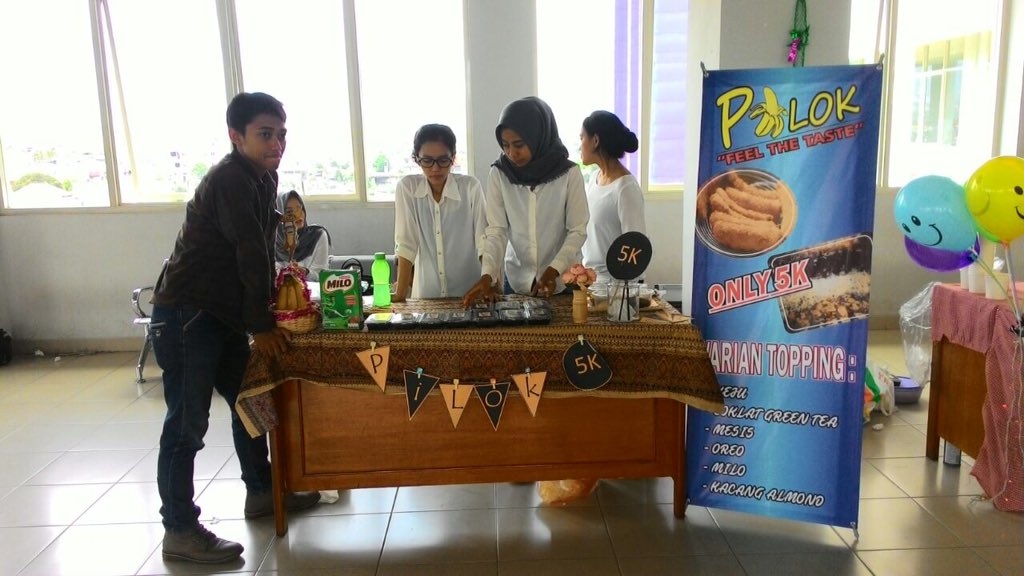 risolabell's tweet photo. yuk dibeli piloknya pisang colok berbagai macam toping loh....#digmarkstiekesatuan #Bizday2017 https://t.co/THhGuAA8aQ