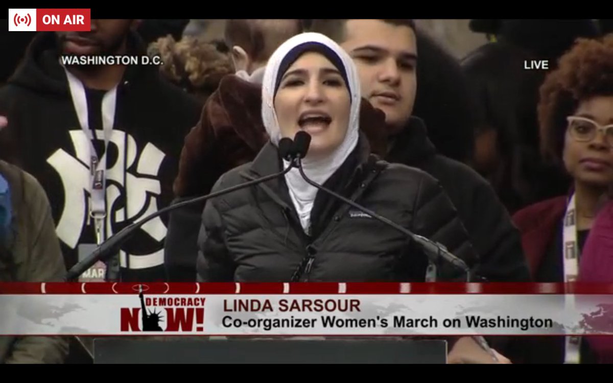 "If you want to know if you are going the right way, follow women of color" - @lsarsour at #WomensMarch https://t.co/hxcsHZoEMb