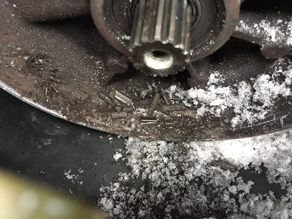 Lawntang's tweet photo. Brand new @PolarisSnow RMK 800 delivered with no oil in the chain case! Stuck on the trail now. #awesome #2ndride https://t.co/gF7PCz3AmI