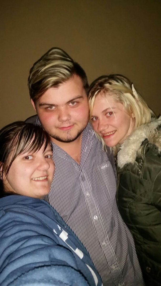 Simuné Oosthuizen tweet media