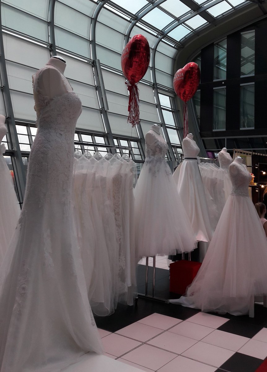 HochzeitPremium's tweet photo. ... weil wir Hochzeitsmessen mögen: Bonner Tag der Hochzeit. Nicht ganz so groß, aber auch sehr fein! Unser Blog: https://t.co/b9lfO2N7PI https://t.co/06Tm2NzlBi