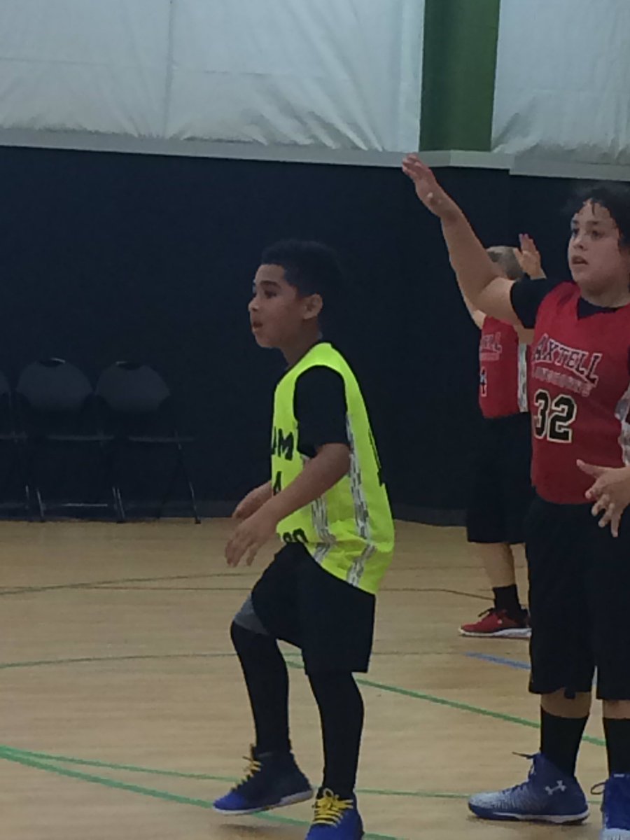 nl_hurst's tweet photo. Saturday morning basketball! Cheering on a sweet student!  @HewittElem  #teamhewitt2016 https://t.co/Cb7zql14eU