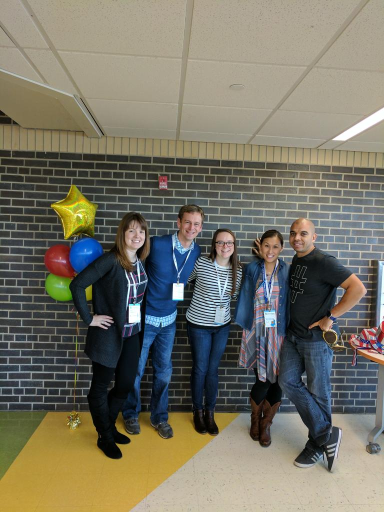 JeremyMcBrayer's tweet image. Look at #COL16 representing at #edtechteam summit. IL @MsMagiera @deelanier @efitz_edtech @MsPelsor