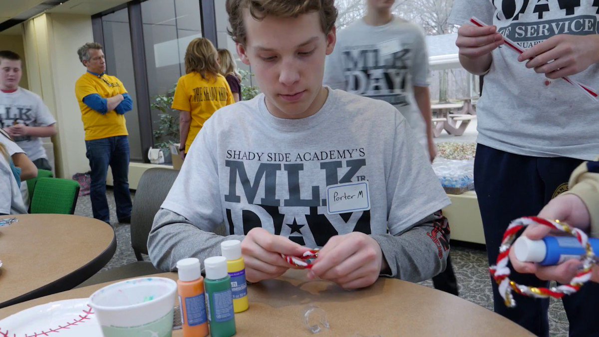 shady_side's tweet photo. VIDEO: For the 7th year, more than 150 volunteers served the Pittsburgh community on #SSAMLK Day of Service. https://t.co/bh1aMMOCMm https://t.co/XqMZi0N6xc