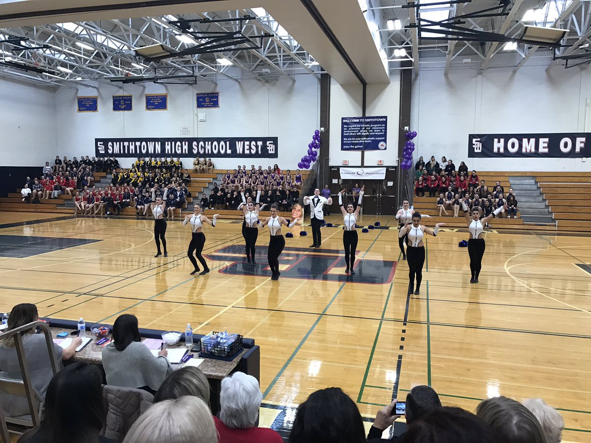 SachemHSNorth's tweet photo. Sachem North Varsity Arrowettes setting the bar high. Very proud #goarrows @SachemSchools https://t.co/BL9ir51ngH
