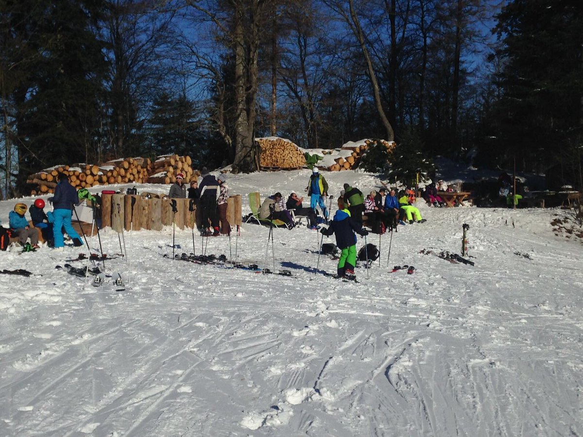 D'Frenebödelibar het ihre Betrieb bi bestem Winterwetter ufgnoh...