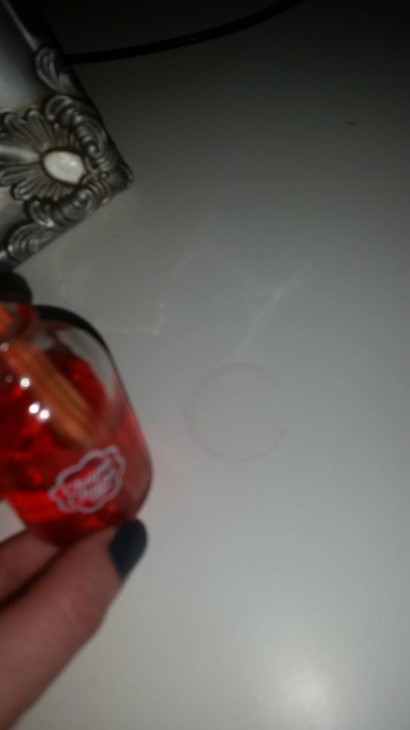 FlutterbyC's tweet photo. @ChupaChupsJapan not great when your products ruin furniture https://t.co/jrWv6SdT7M