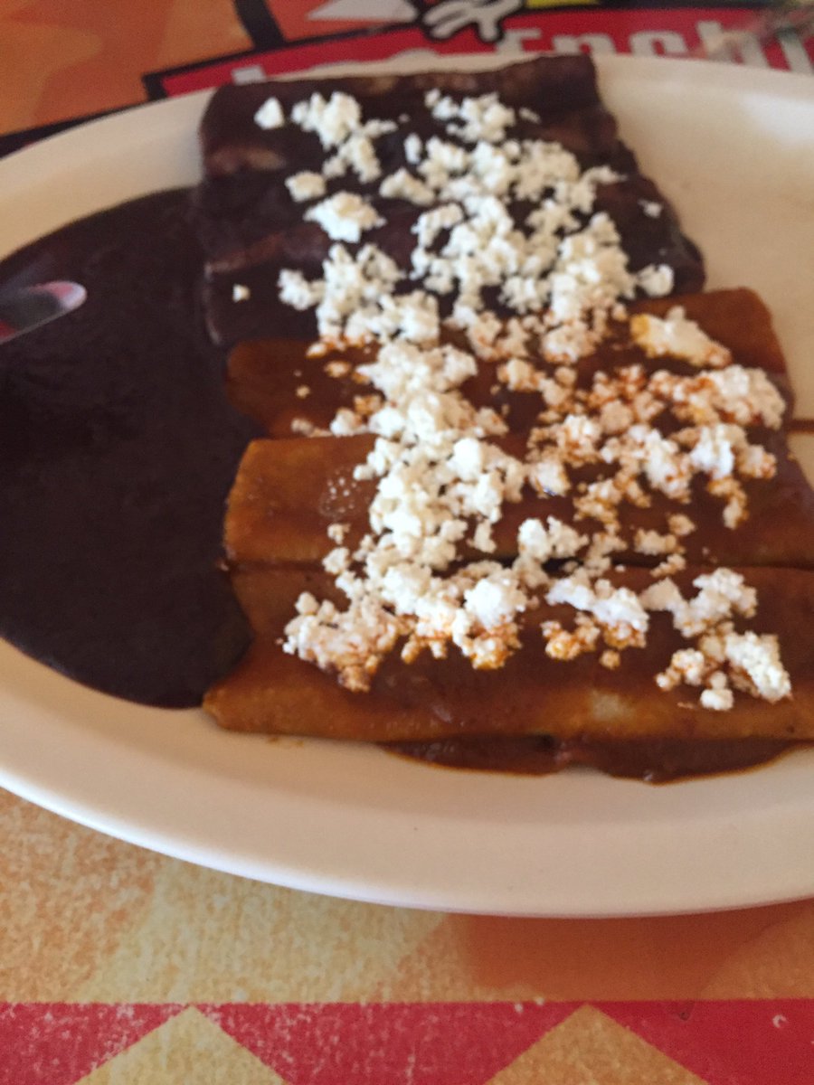 ianem12's tweet photo. #YaEsFinDeSemanaPara comer enchiladaaaas wuuuu!!!!! #YoAmoComer #YoAmoPozaRica https://t.co/O47JUQvNHj
