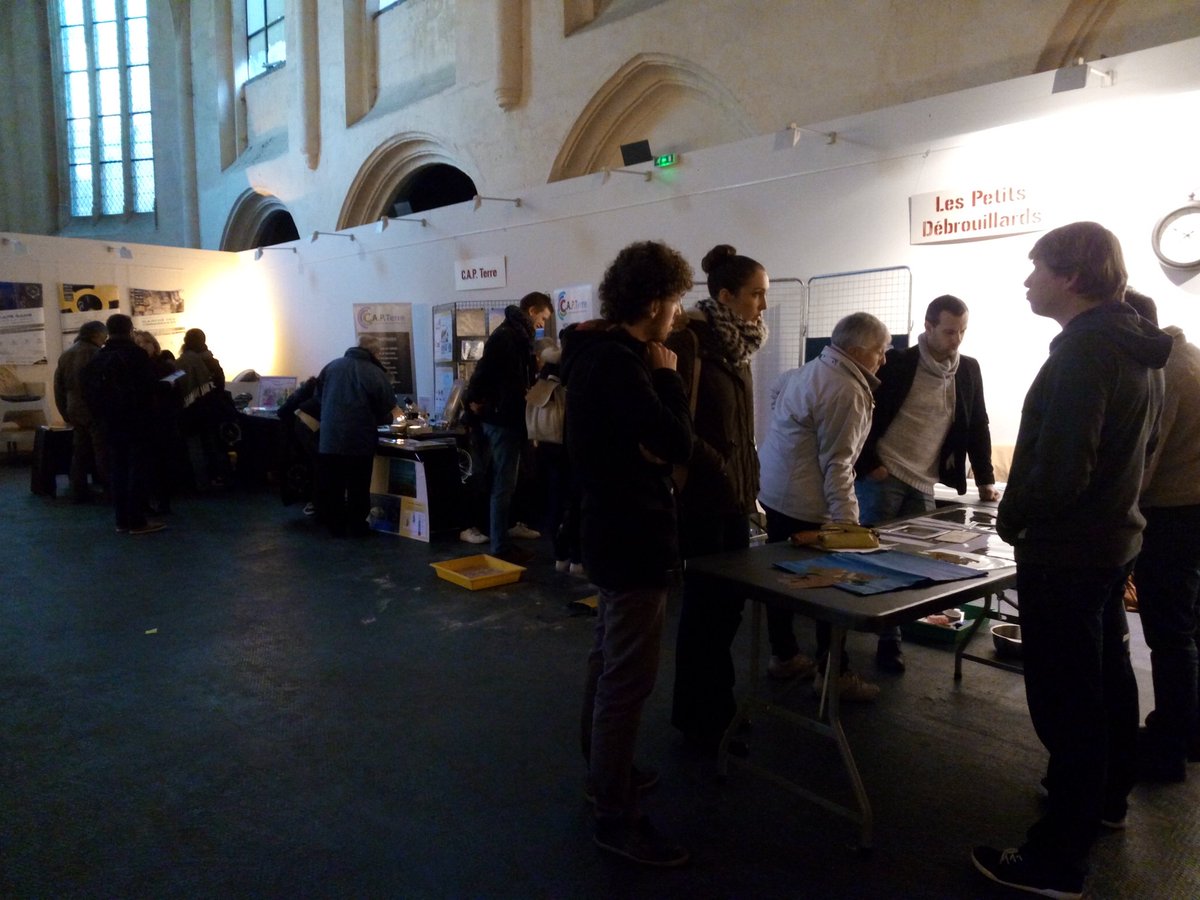 CleBricout's tweet photo. Il y a du monde à l'espace St Rémi pour le #MarchéDesConnaissances de l'Ère du temps! C'est jusqu'à 18h vous avez encore du #tempsdds! https://t.co/AZo5Ty1pLb