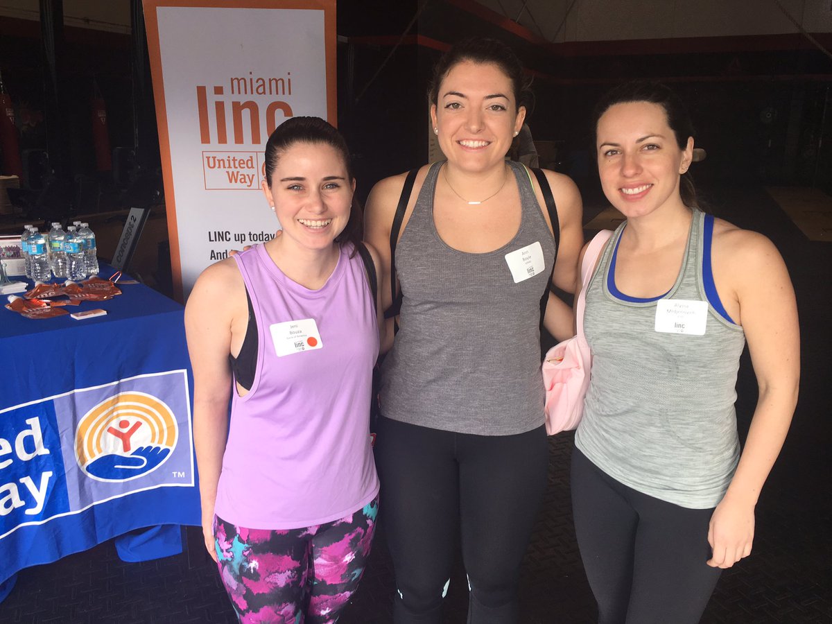 UnitedWayMiami's tweet photo. Rise and grind! LINC Drink &amp; Think morning workout sesh  #lincmiami #doyouevenlift 💪🏼 @IMTCrossFit https://t.co/u0Rn4wpmEi
