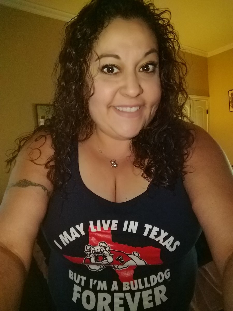 kisskissfara's tweet photo. 1 of my favorite shirts. To bad my boobs make TX look all distorted. Lol #FSU #CLASS2002 #FresnoStateU https://t.co/DMw37SRcN0