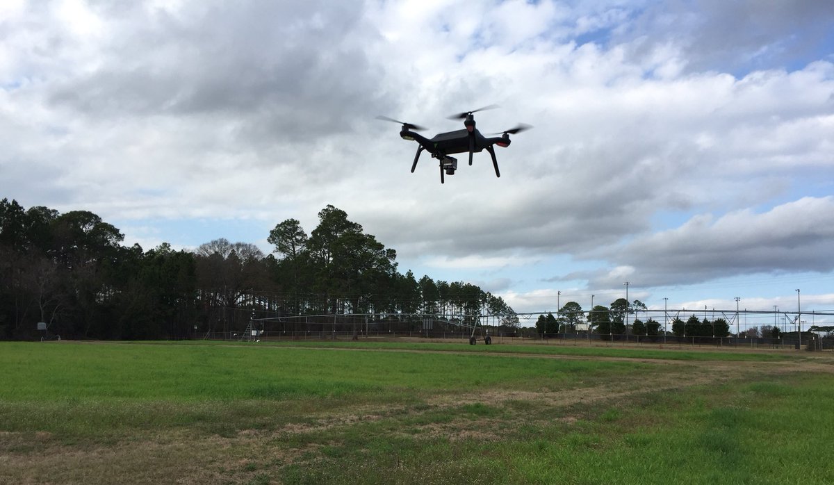 PrecAgEngineer's tweet photo. Little friday afternoon fun!! Testing @FlirVue thermal camera w/@3drsolo for #PrecisionAg applications @WesleyMPorter #GeorgiaPrecisionAg https://t.co/lVAzqGzIha