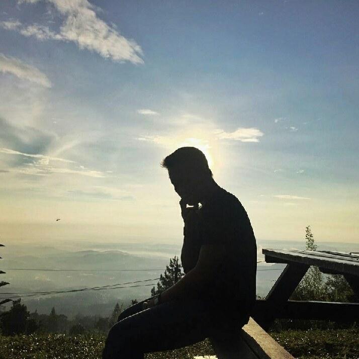 somaaCho28's tweet photo. Come hangout with me > gitar on #BIGOLIVE. https://t.co/1FK8XBXrh9 https://t.co/UYDrfvrClv