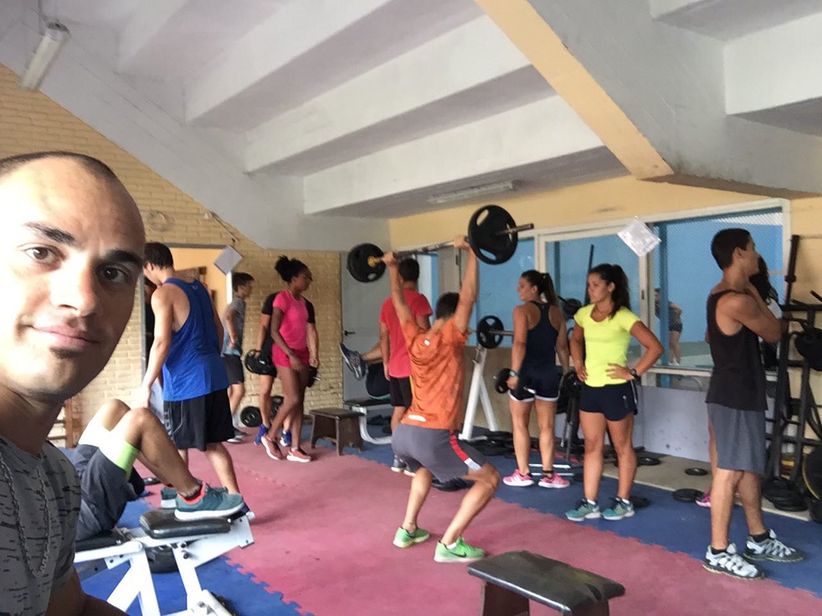 ASilvaOfficial's tweet photo. Entrena como si fuera una competencia y así el día que compitas será como una sesión de entrenamiento. #Pretemporada  #Sylab 💪🏼🥛#PiesAlados https://t.co/MHtDyEHWds