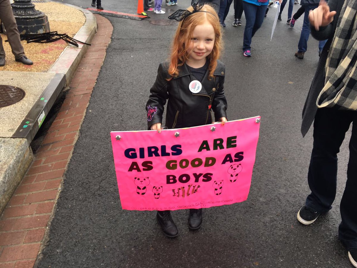 JavierSolorzano's tweet photo. "Las niñas son tan buenas como los niños". #marchademujeres en Washington https://t.co/JeKQJpguxc