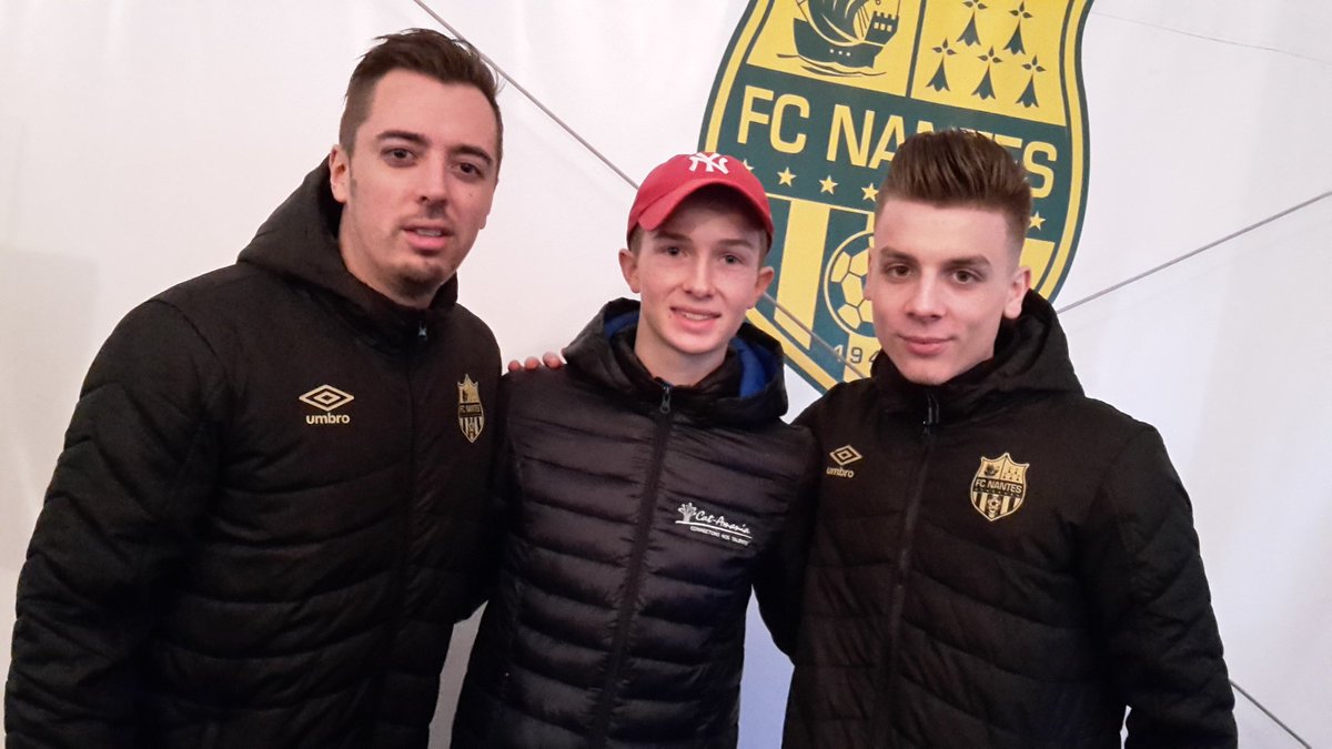 FCNantesEsports's tweet image. Merci aux supporters d'être venu nombreux au Club @DistinxionAutos, super moment avec vous ! 💛💚