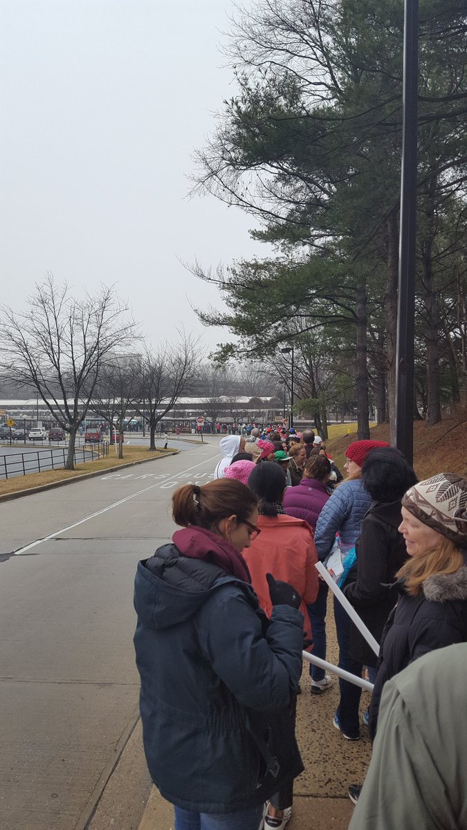 phillceleste's tweet photo. The lines to the metro are crazy! Look at all these people headed to the #WomensMarch https://t.co/aRtLODKxic