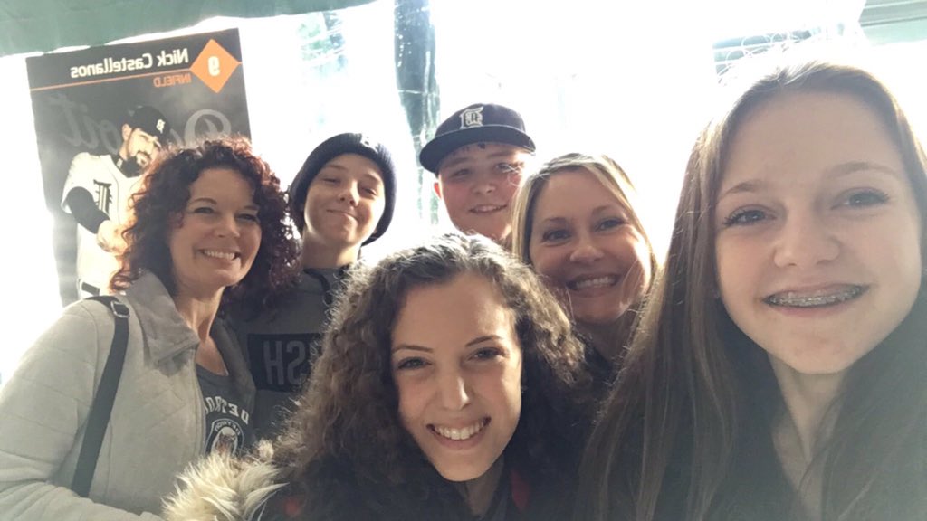 AmyAmyw73's tweet photo. @tigers #TigerFest #TigerSelfie https://t.co/4C8lXVRagH