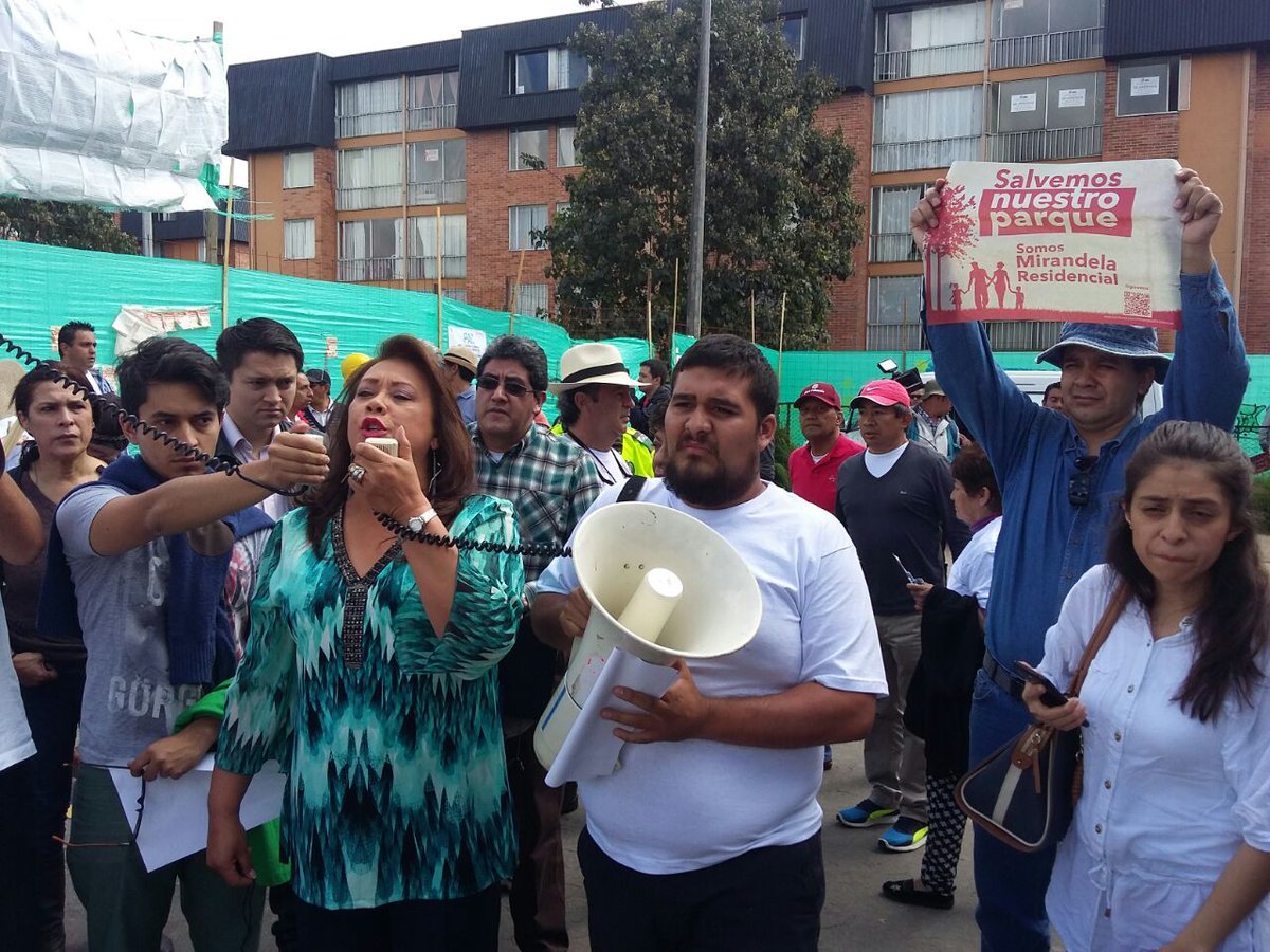 ,"Colegio SI pero NO en nuestro parque" es la consigna de habitantes sector Mirandela en marcha pacifica que hoy <a href="/MovimientoMIRA/">Partido MIRA</a> acompaña