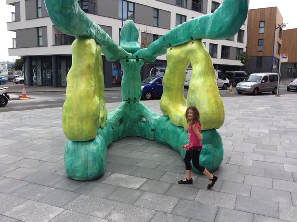 PMSA_Sculpture's tweet image. SEE #itsformeitsforyou @_letrangere pv 24 JAN w @davidbenwhite and Karen TANG loved her @VITRINEgallery #BermondseySquare and @karstgallery