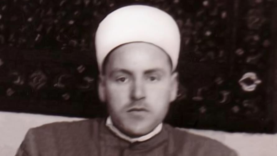 عندما يمسك بالقلم جاهل و بالبندقية مجرم و بالسلطة خائن يتحول الوطن الي غابة لا تصلح لحياة البشر

- مصطفى السباعي