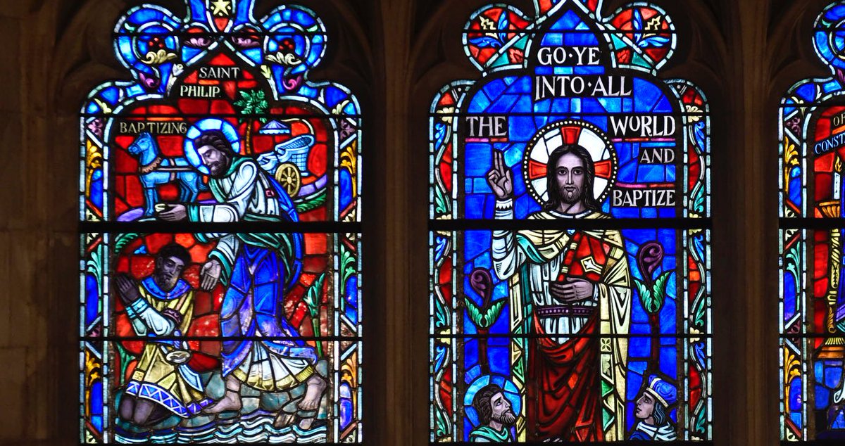 Franklin_Graham's tweet photo. This window at the National Cathedral says βGo ye into all the world and baptizeβ¦β #PresidentialInauguralPrayerService https://t.co/2LtLyAHBQ3