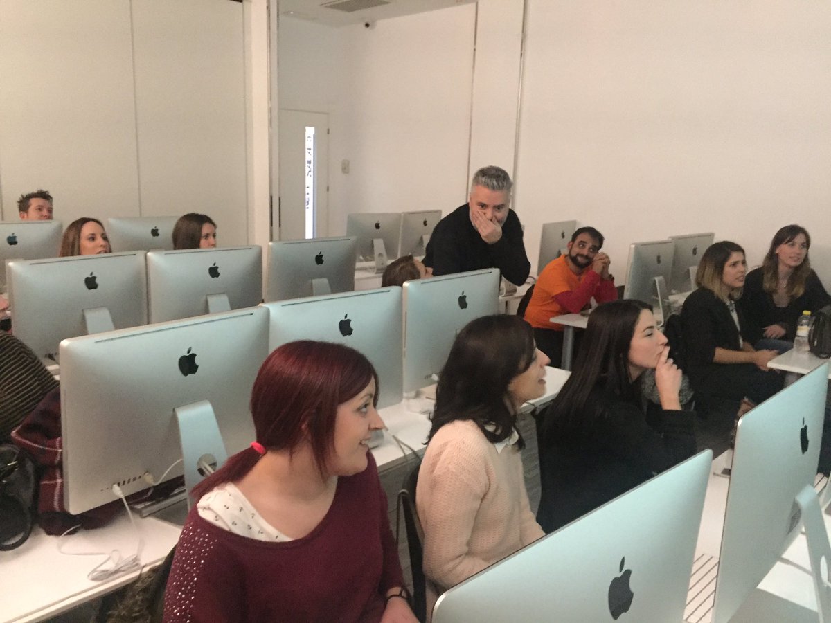 MyriamCarrel's tweet photo. #TalentosDigitales atentos a #Proyecto360 de sus compis #MasterMPD
@antonio_elias infraganti! habrá visto un lindo🐱? https://t.co/nRFLlH3HWL