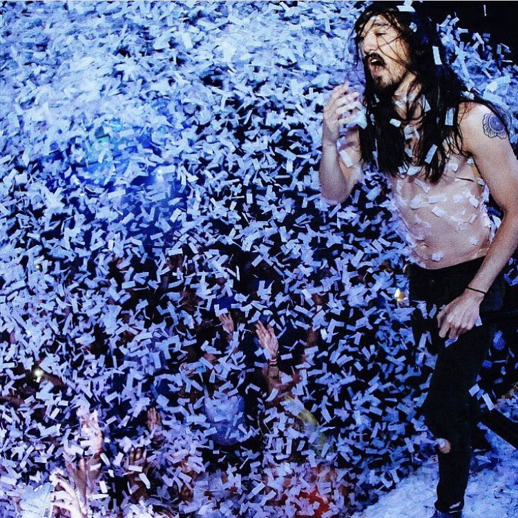 LIVmiami's tweet photo. TONIGHT with @SteveAoki. Let's get crazy people! #CakeMeAoki. Tickets: https://t.co/vbaetSkh8W https://t.co/DGFsCdjRXs