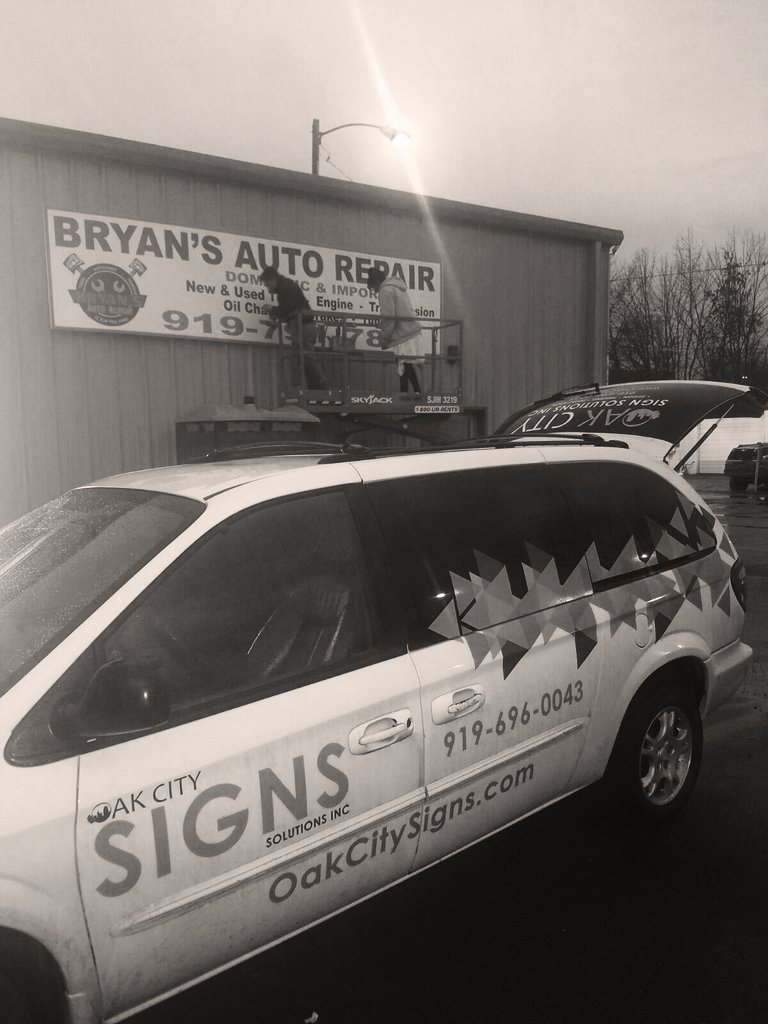 AztecGraphicsNC's tweet photo. Signs in the rain https://t.co/rZiD9mClSr