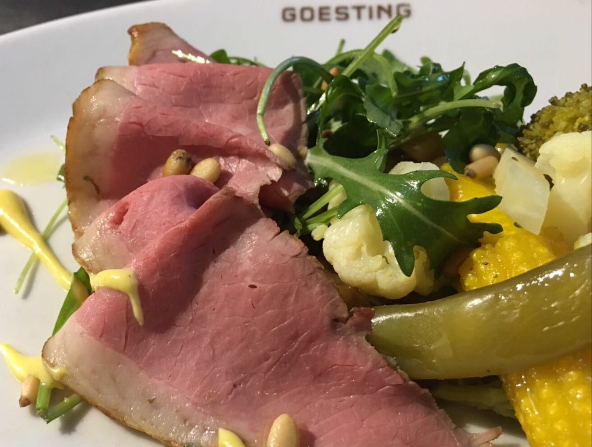 GoestingUtrech's tweet image. Ook op de nieuwe kaart:gepekeld runderborststuk, knolselderij, Savora-mosterd en ingemaakte groenten. Er zijn vanavond nog tafels vrij...