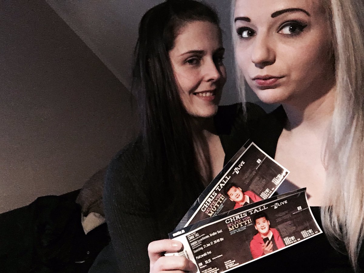 xestablished's tweet image. Jetzt mit der lieben @yvi2407 zu Chris Tall ♥