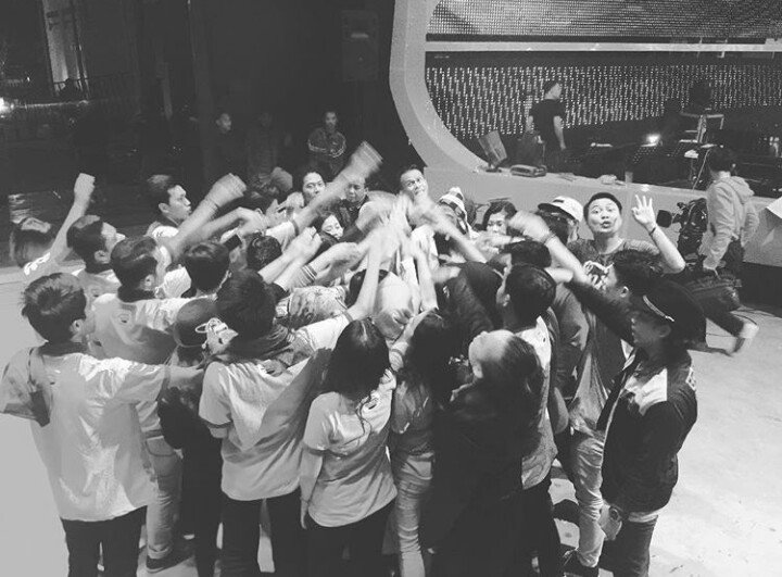 Alhamdulillah acara GR malam ini juga lancar. Nantikan penampilan 2M besok. Semoga besok semua dimudahkan aamiin #dacademy4