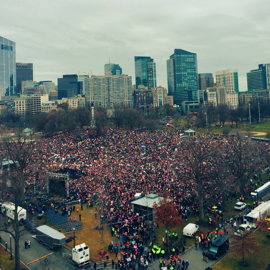 OnlyInBOS's tweet photo. Boston #WomensMarch ❤ https://t.co/mHuPVaZnqR