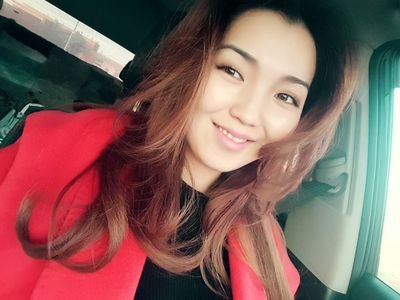 Сайхан инээмсэглэсэн зургаараа гоёх их таалагдлаа. Цөөхөөн байна, зөндөө хайлаа. Дүнсийсэн, хүрлийсэн, шазруун зураг маш их байх юм.