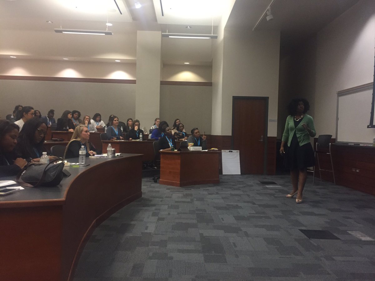 um_pulse's tweet photo. Julia Winston - "Three Communication Skills Every Leader Must Master" #UMPULSE2017 https://t.co/2Za5eCxTd0