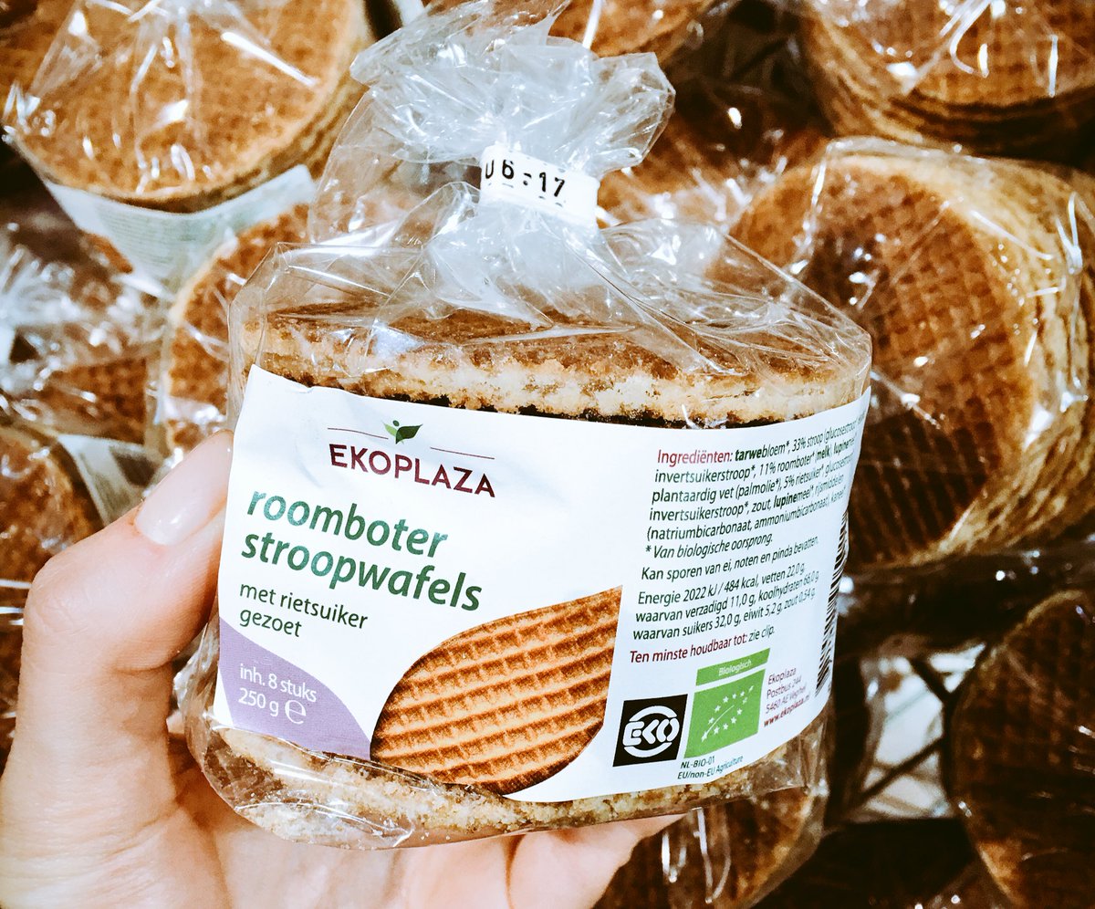 Discovery mission at @EkoPlaza #shop looking for @Iamsterdam #FoodIcon: #Stroopwafels! #FIGM17