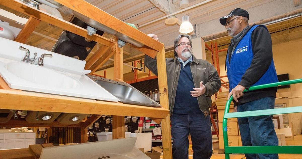 Habitat_org's tweet image. From the ReStore Blog: 8 things to donate when renovating your home. habitat.ngo/8Things