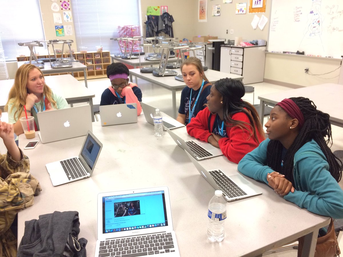 gottasectech's tweet image. Discussing ideas for websites @WWCodeATX @COCISD @IchooseBrenham @lart39Donna @Techs4Tex @TCEA #Countrygirlscode