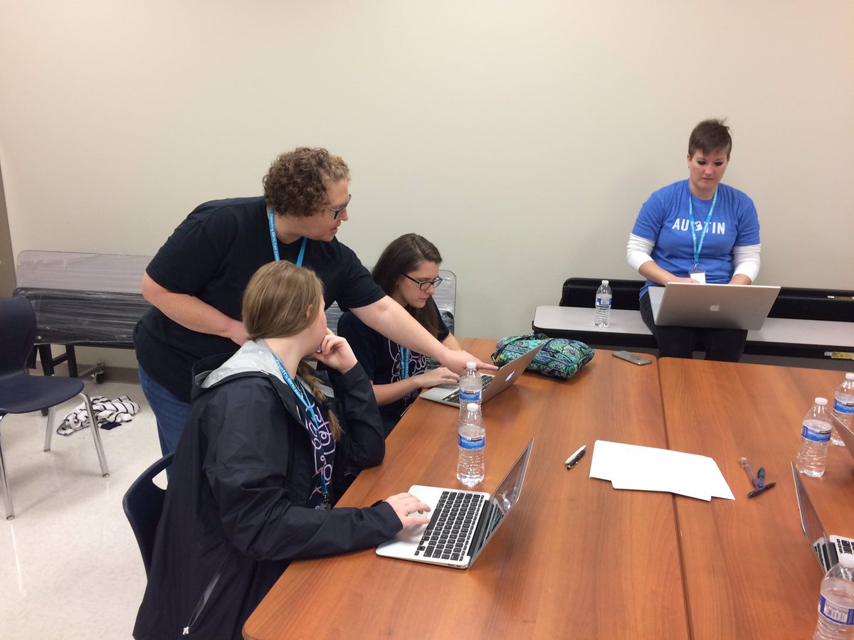 gottasectech's tweet image. Discussing ideas for websites @WWCodeATX @COCISD @IchooseBrenham @lart39Donna @Techs4Tex @TCEA #Countrygirlscode