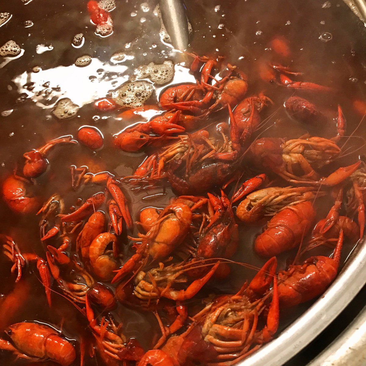 Warm weather & #crawfish in January?! We will take it!! Y’all come get a few lbs for #lunch! #greatfood #goodtimes #livemisic
