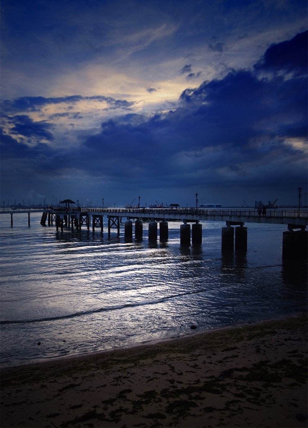 Blue hour фото