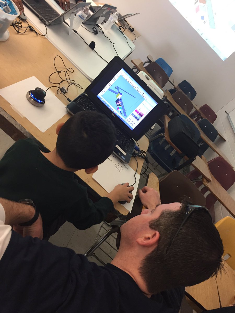 Dr_Teach's tweet image. @mrhealyhealymr is helping students build digitally with Sketch Up at the #STEMextravaganza @HazelwoodSD @HSDGifted