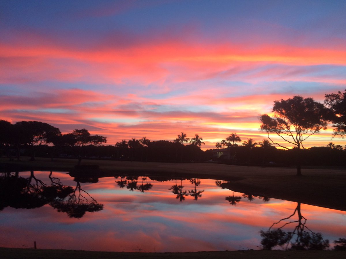 Nature at her finest #sunrise #golf #turfgrass #PictureOfTheDay #photography #lake #nofilterneeded