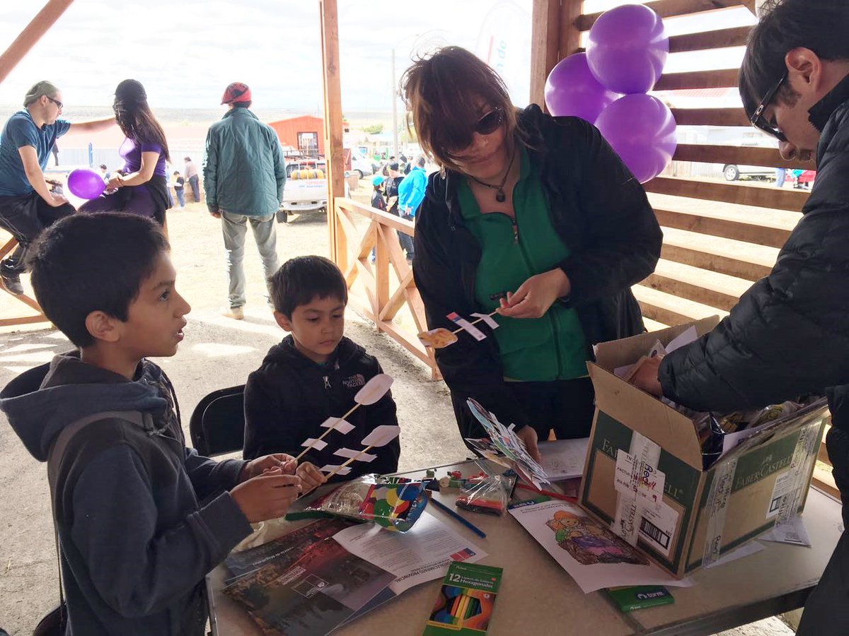 gobmagallanes's tweet photo. Porque siempre es tiempo de sensibilizar por los derechos de niños, niñas y adolescentes #OPDprovincial presente en #FiestaDeLaEsquila https://t.co/RRu78YiQkF