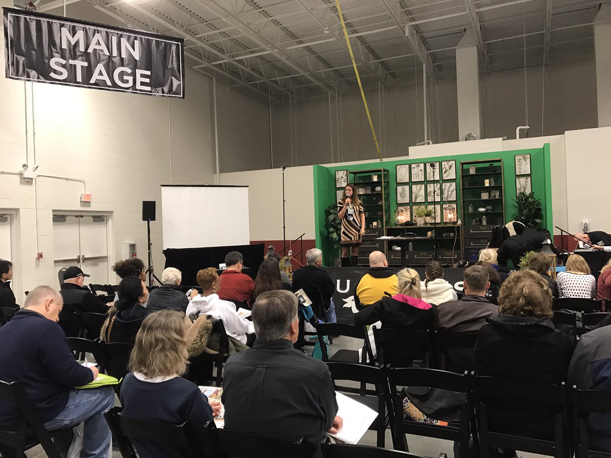 MossBuildDesign's tweet photo. Come see us on the main stage for our #MOSS360 presentation! @CapitalShows #virtualreality #homedesign https://t.co/kXLsYKXMBf