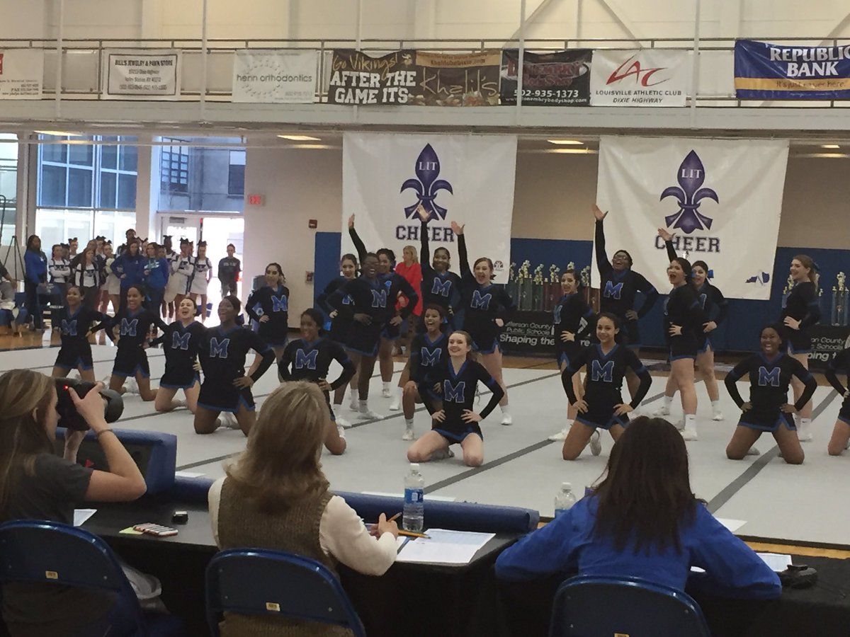 DelkChristina's tweet photo. Go Moore!! Competing today at Valley High School's L.I.T. Cheer Competition!
#KNOWmoore https://t.co/WzggfAO2Pl